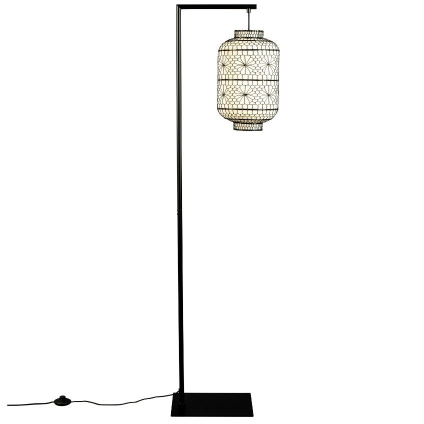 Černobílá vzorovaná stojací lampa DUTCHBONE