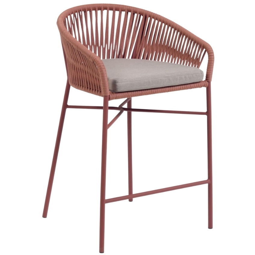 Červeno hnědá pletená barová židle Kave Home Yanet