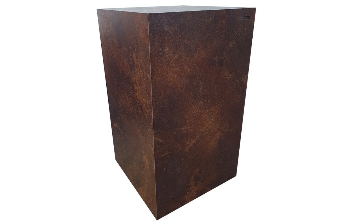 Tmavě hnědý dřevěný odkládací stolek Ruggine by