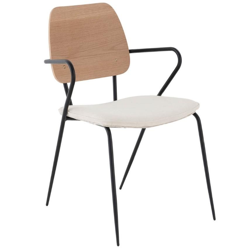 Béžová dřevěná jídelní židle